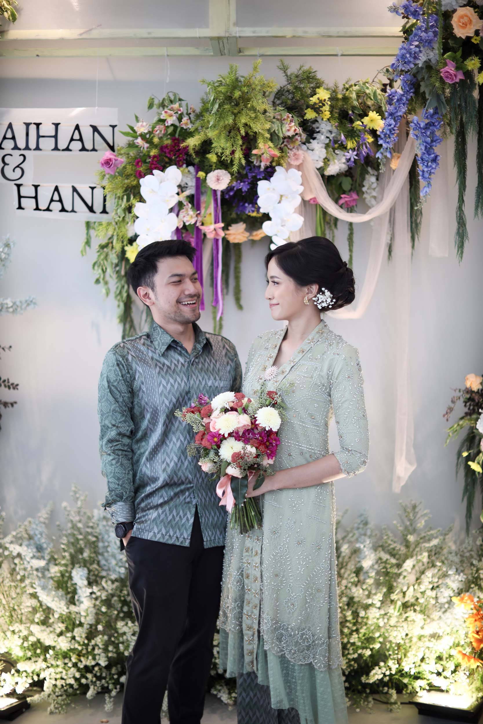 Hani Raihan Slide Vertikal B 8